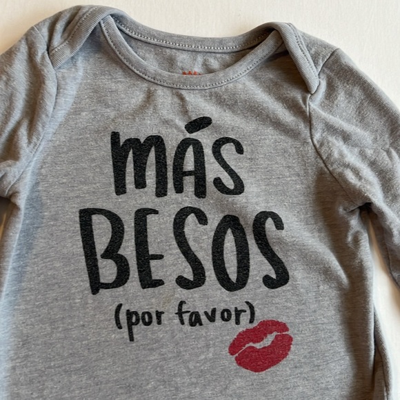 Gray Más Besos Cat & Jack Onesie Size 18 Months - Picture 2 of 4